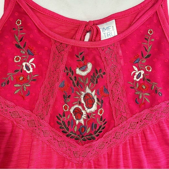 Pink Embroidered Flowy Summer Tank - Picture 2 of 4
